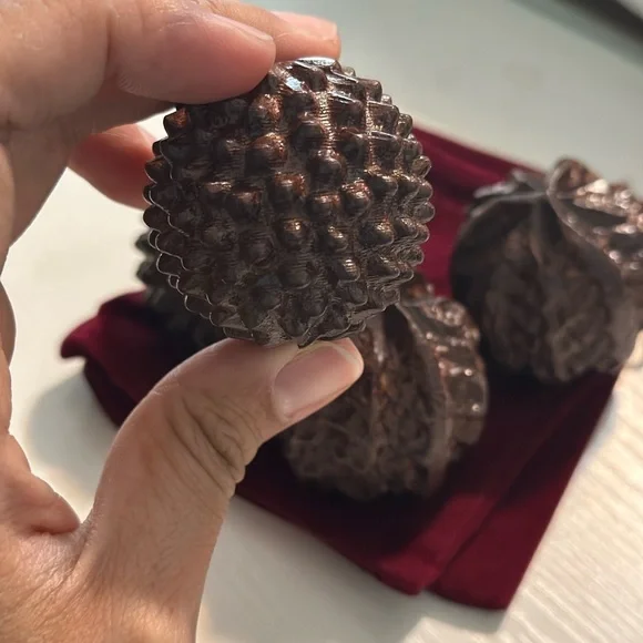 Wooden Carved Decor Set Rustic Sculpture Balls Home Decor - Picture 5 of 5